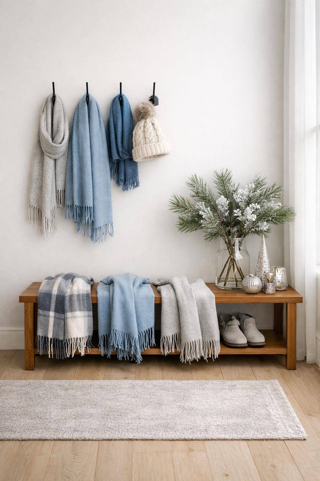 Flur winterlich dekorieren- Verwandele Schuhablagen mit Deko-Schals