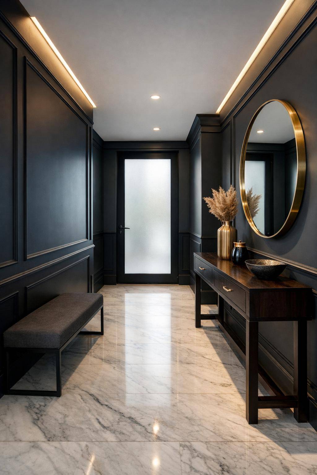 Ideen: Flur in dunklen Farben gestalten- Integriere Akzente aus Messing oder Gold